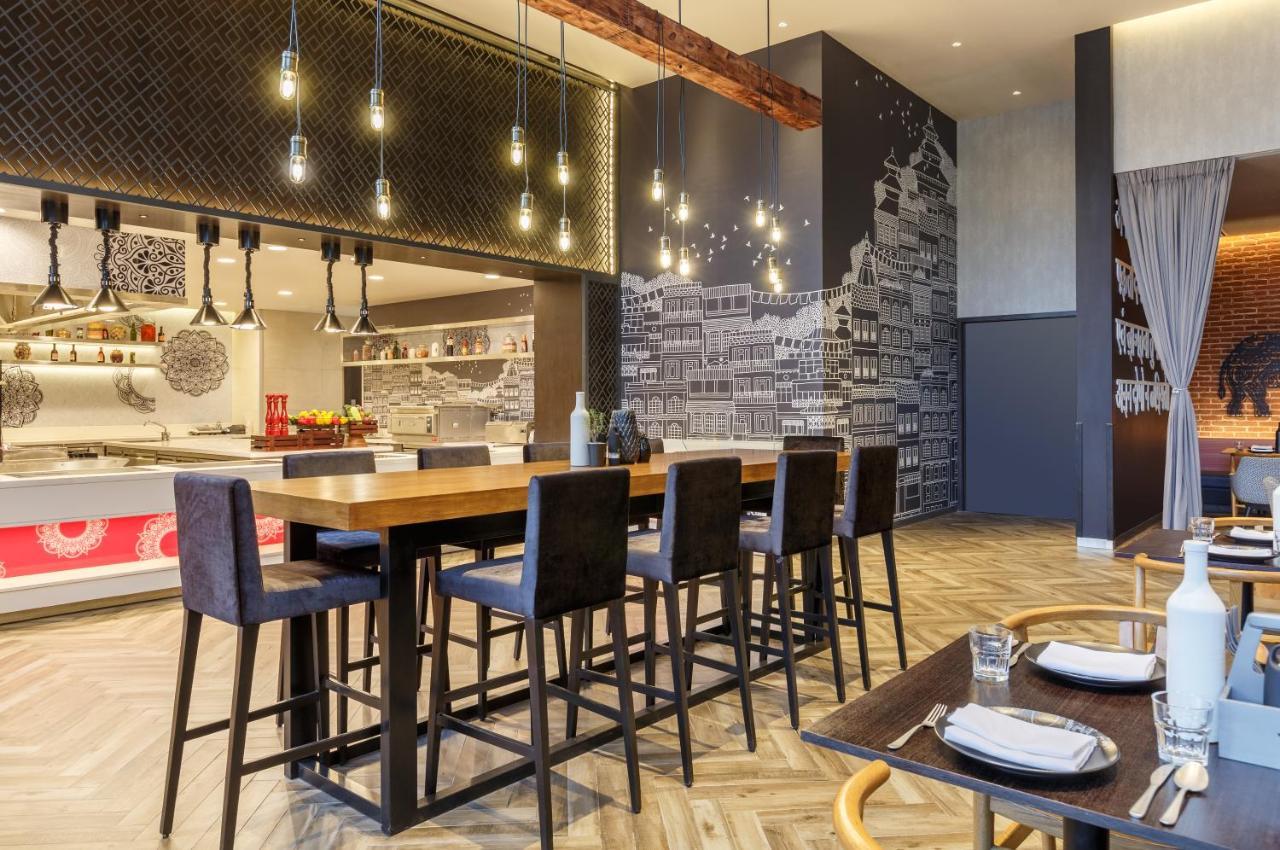 Hyatt Centric Soalteemode Kathmandu Hotel Екстериор снимка