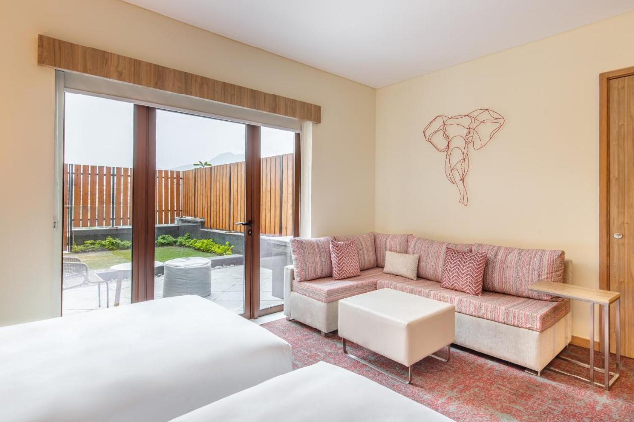 Hyatt Centric Soalteemode Kathmandu Hotel Екстериор снимка
